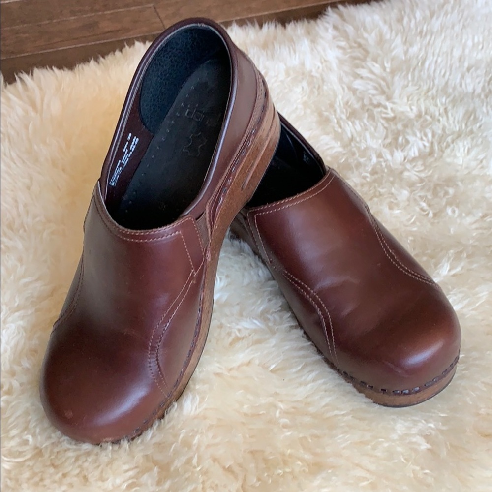 Dansko size 39. Worn once.